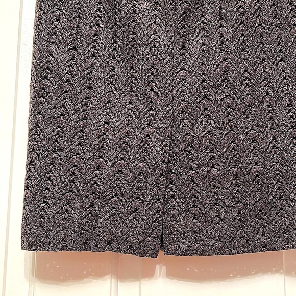 Ann Taylor Grey Crochet Pencil Skirt - Size 10 - Picture 5 of 9